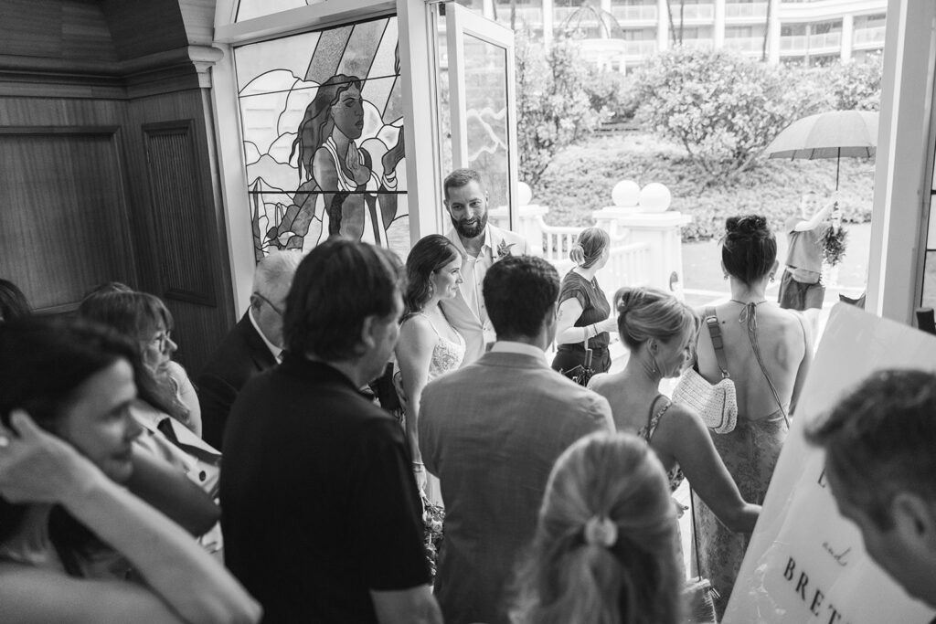 Matias Ezcurra Photography, Grand Wailea Maui wedding: guests gather before the ceremony.