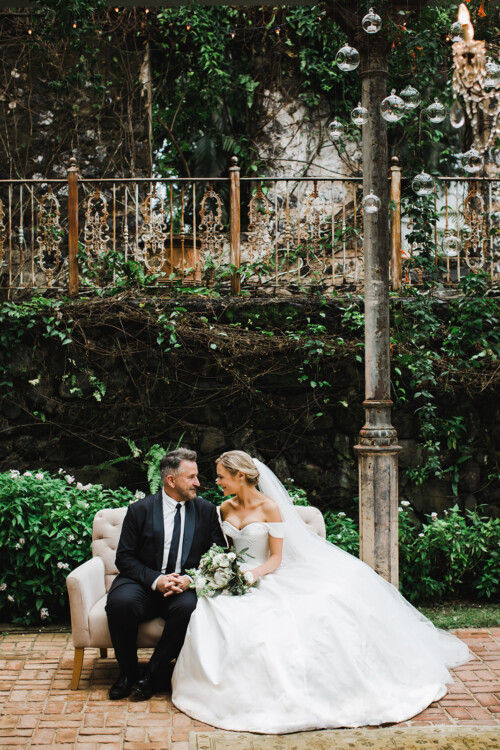 Matias Ezcurra Photography, Happy couple, Anthony LaPaglia & Alexandra Henkel, at their Haiku Mill wedding.
