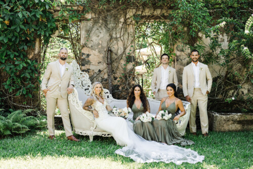 Matias Ezcurra Photography, Bride and groom with wedding party at Haiku Mill, Maui.
