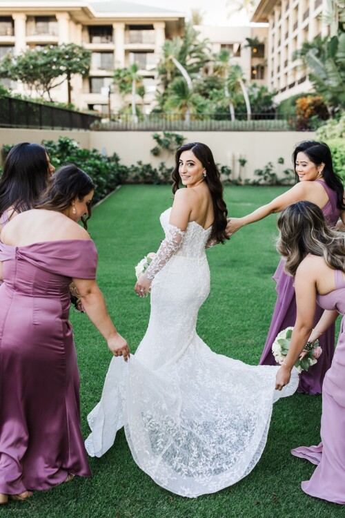 Matias Ezcurra Photography, Bride in lace wedding gown with bridesmaids in mauve dresses